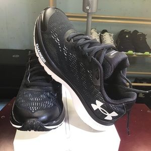 Under Armour Kids Charged Bandit, Y 5, WMS 6.5